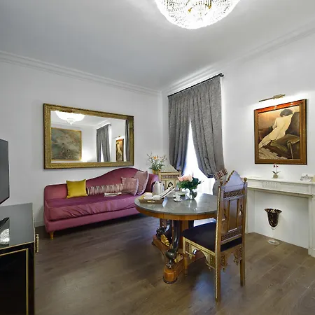 Condotti 3* Rome